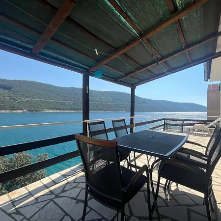 Omerbasic Apartamento *